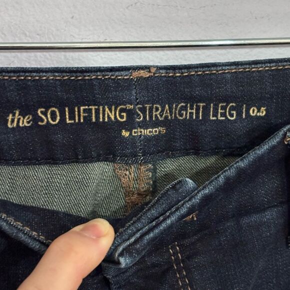 Chico’s | SO Lifting Straight Leg Dark Wash Blue Denim Jeans SZ 0.5 Short - Picture 10 of 16